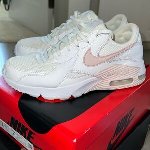 Nike Air Max Excee Sneaker Women's sneaker  Shoes White Rosa- women’s size 7